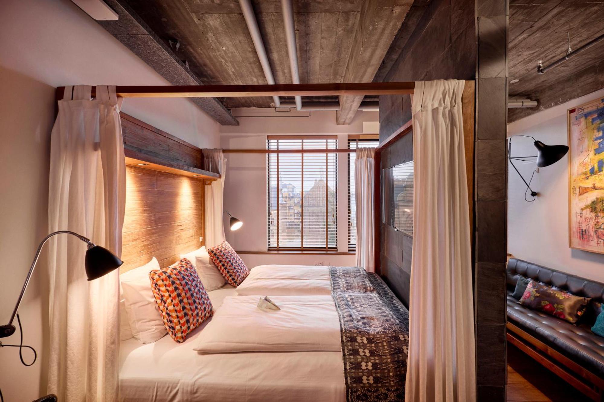 Manon Les Suites Guldsmeden Copenhagen Exterior photo A room at the Standard East Village