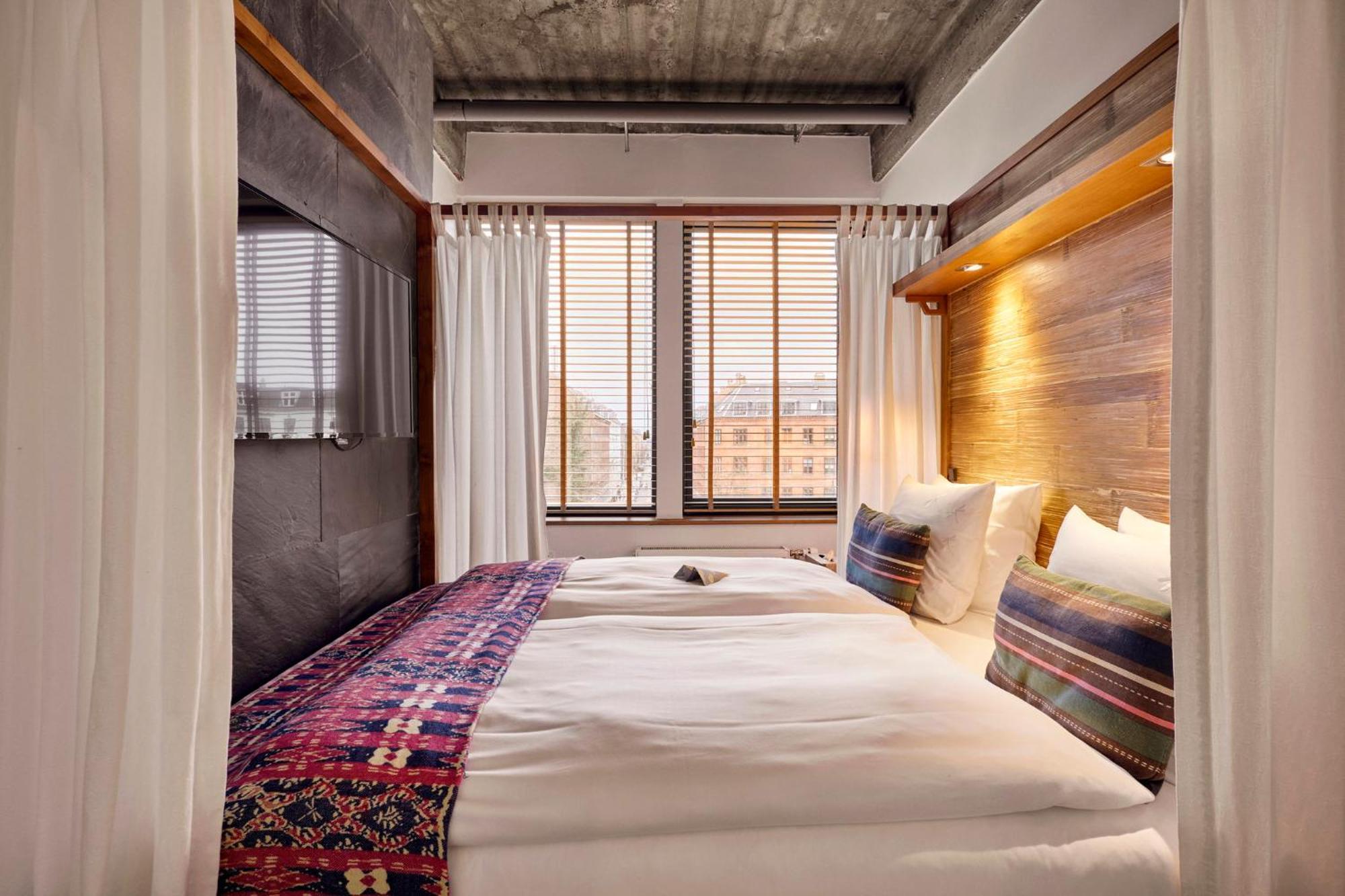 Manon Les Suites Guldsmeden Copenhagen Exterior photo A room at the Standard East Village
