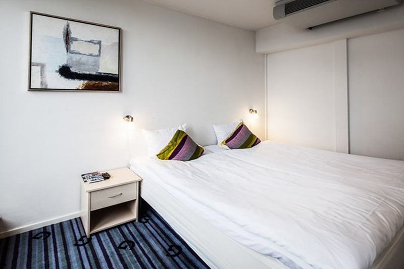 Manon Les Suites Guldsmeden Copenhagen Exterior photo A bedroom at the hotel